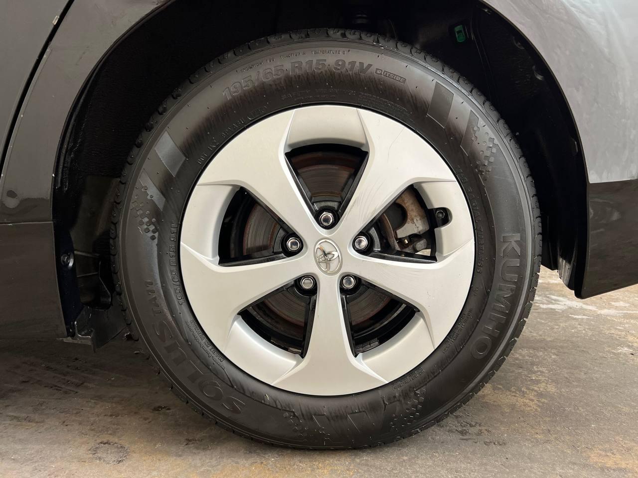 Toyota Prius Three 2014