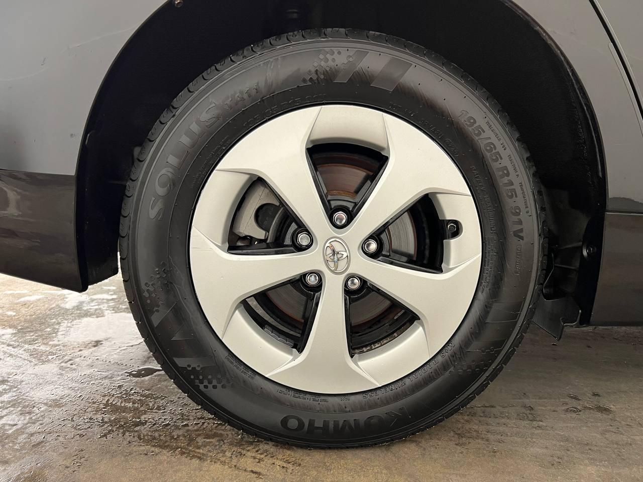 Toyota Prius Three 2014