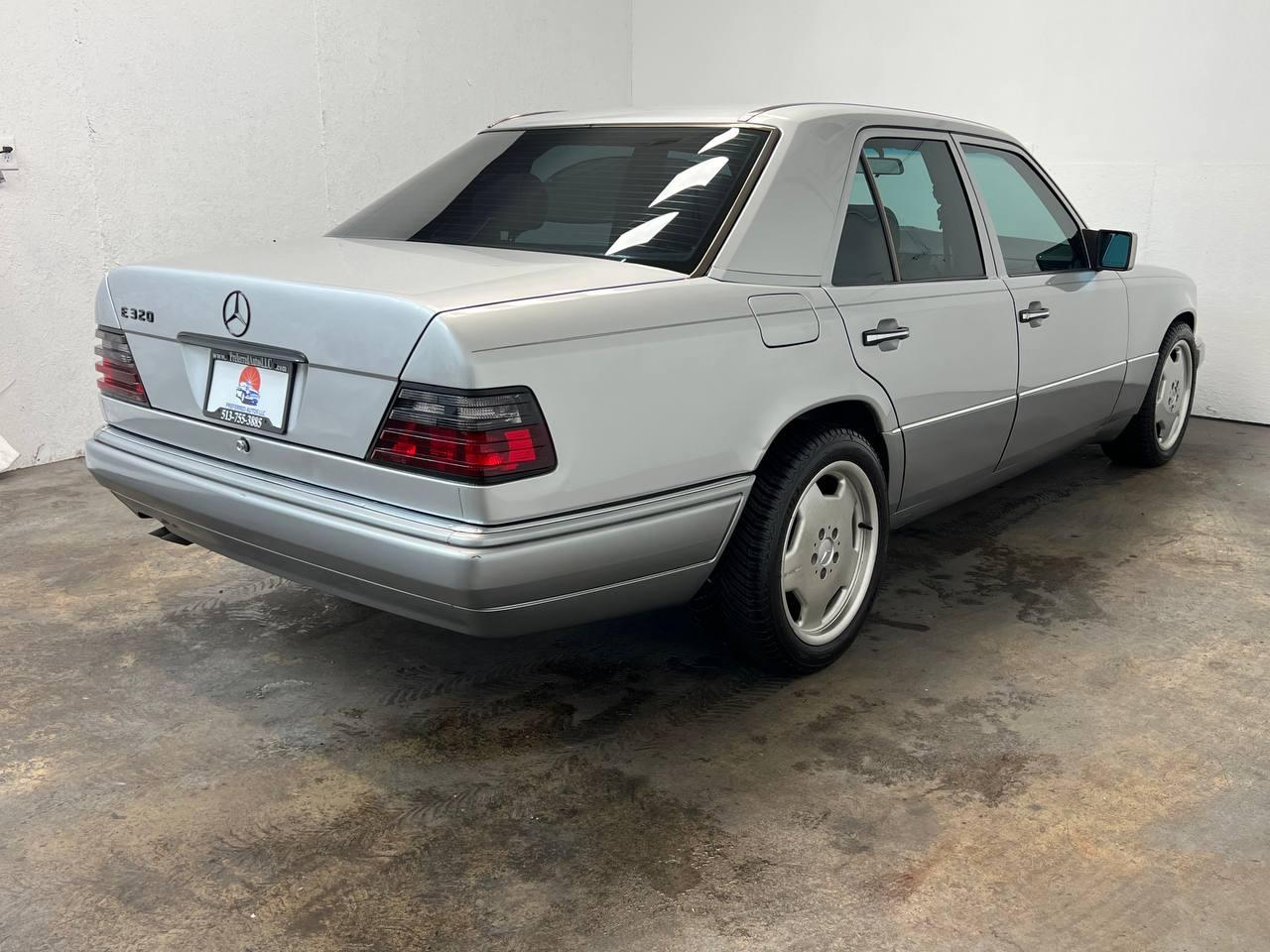 Mercedes-Benz E Class 4dr Sedan 3.2L 1995