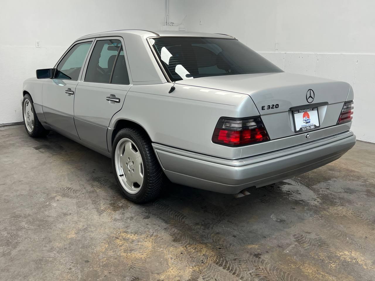 Mercedes-Benz E Class 4dr Sedan 3.2L 1995