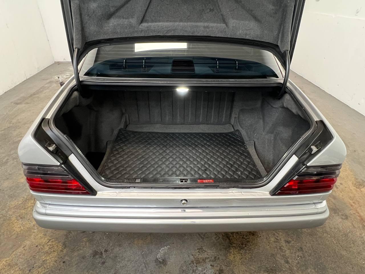 Mercedes-Benz E Class 4dr Sedan 3.2L 1995