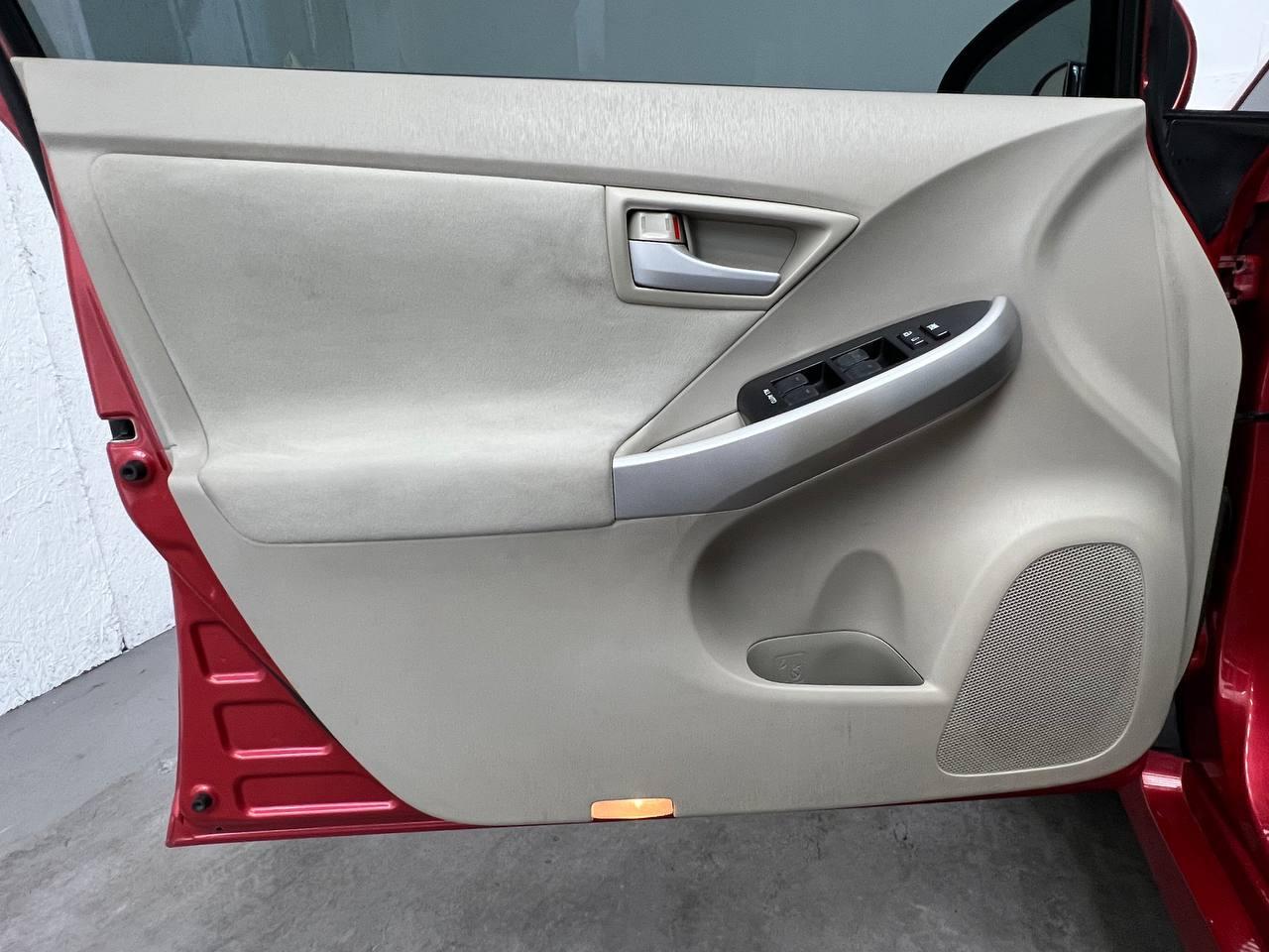 Toyota Prius Base 4D Hatchback 2010
