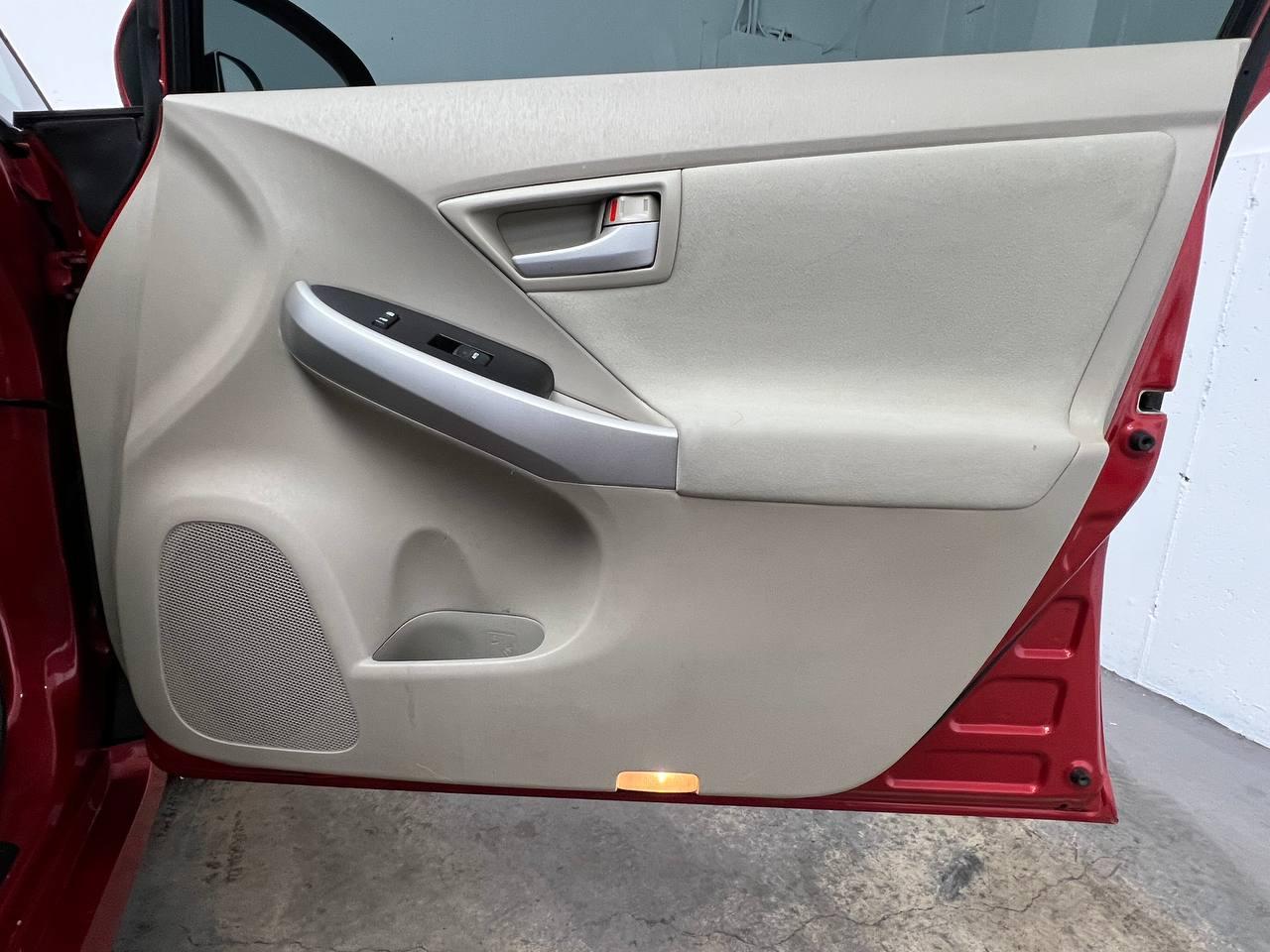 Toyota Prius Base 4D Hatchback 2010