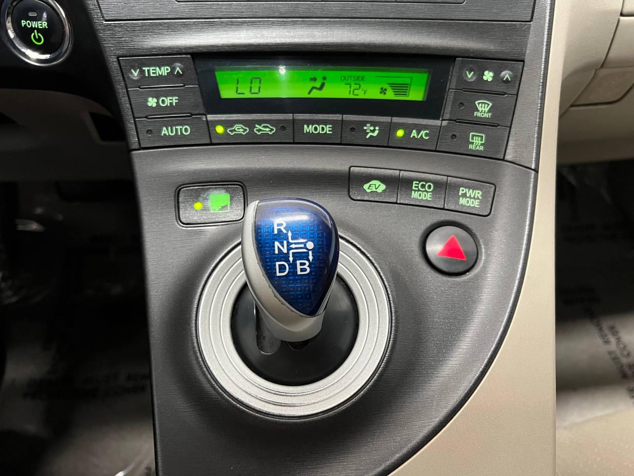Toyota Prius Base 4D Hatchback 2010