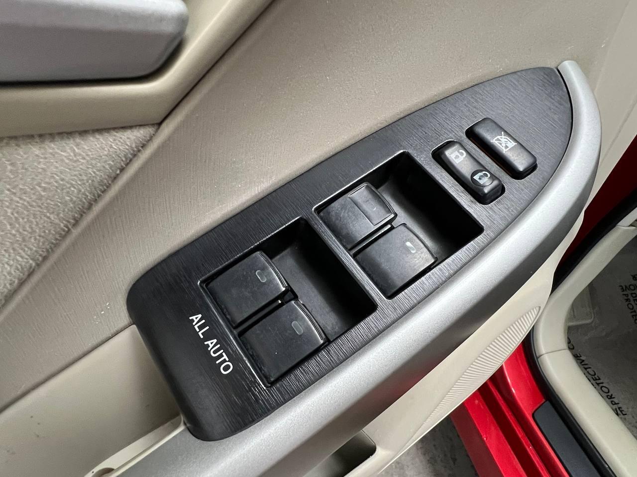 Toyota Prius Base 4D Hatchback 2010