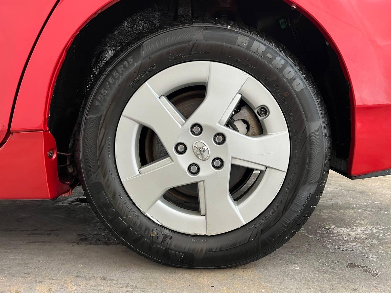 Toyota Prius Base 4D Hatchback 2010