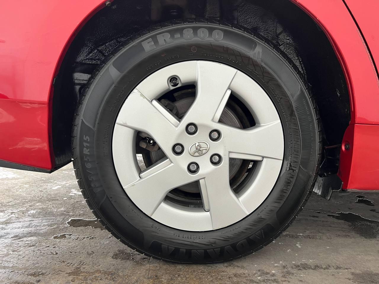 Toyota Prius Base 4D Hatchback 2010