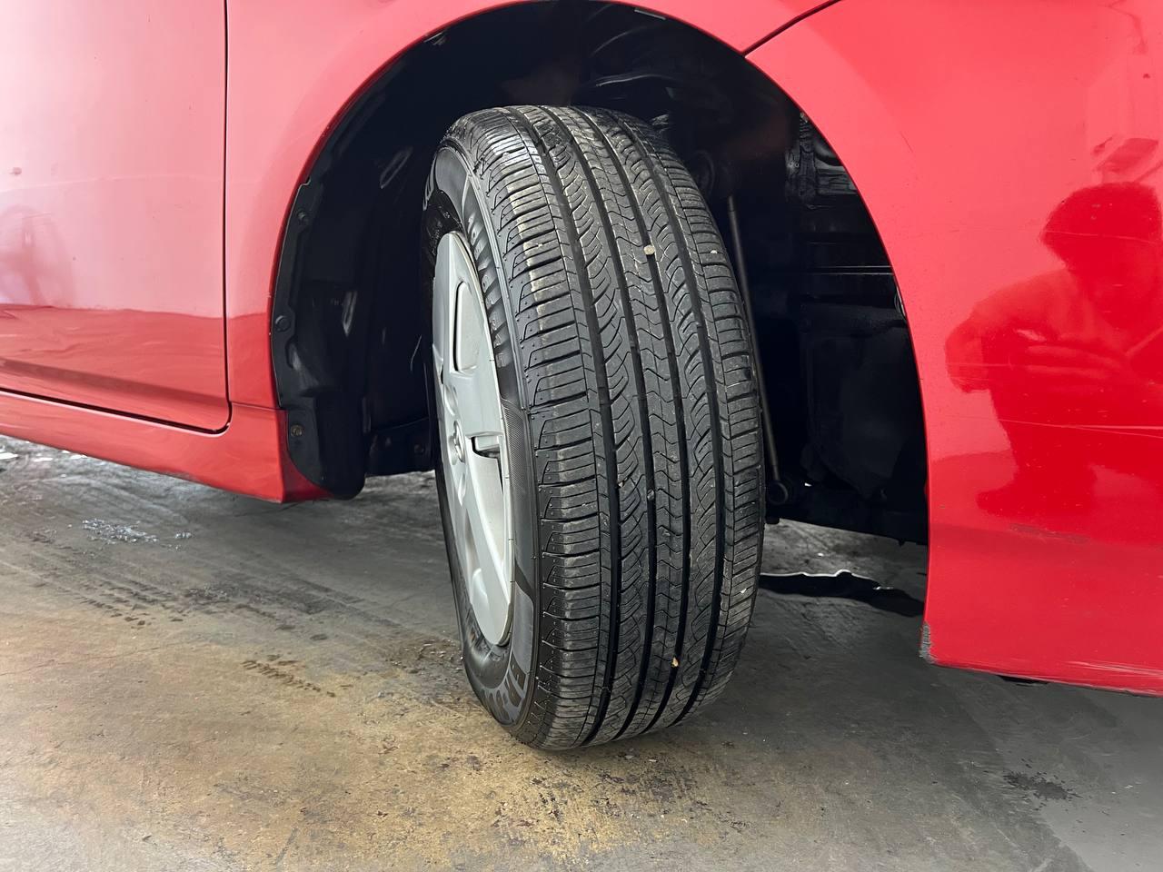 Toyota Prius Base 4D Hatchback 2010