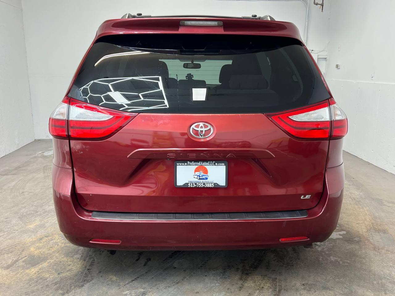 Toyota Sienna LE 2015