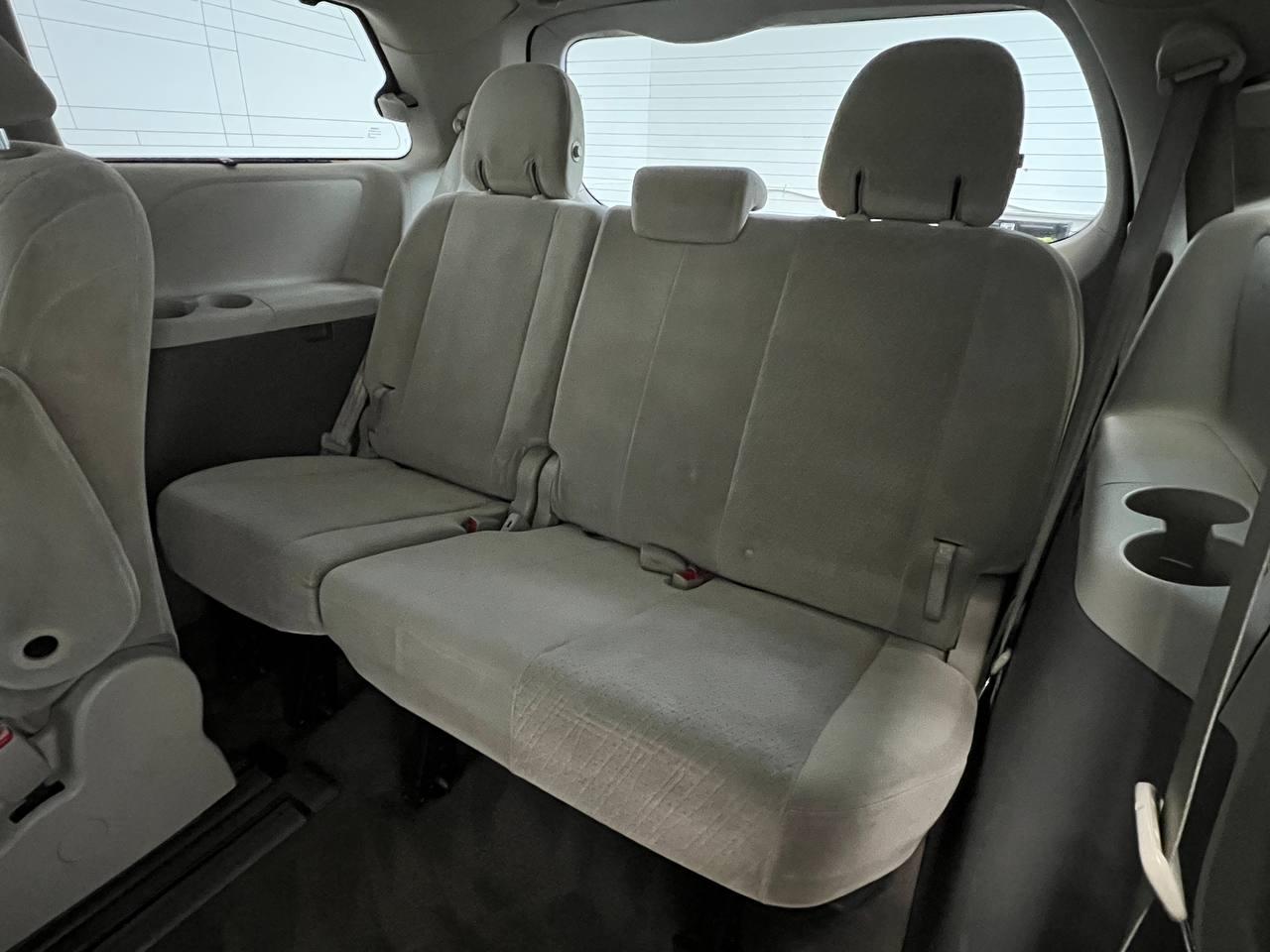 Toyota Sienna LE 2015