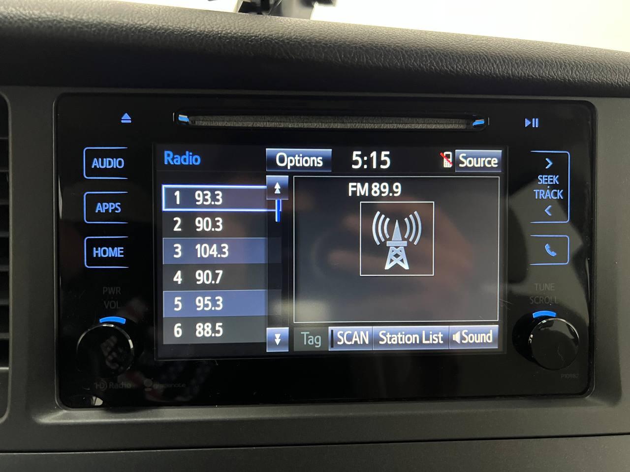 Toyota Sienna LE 2015