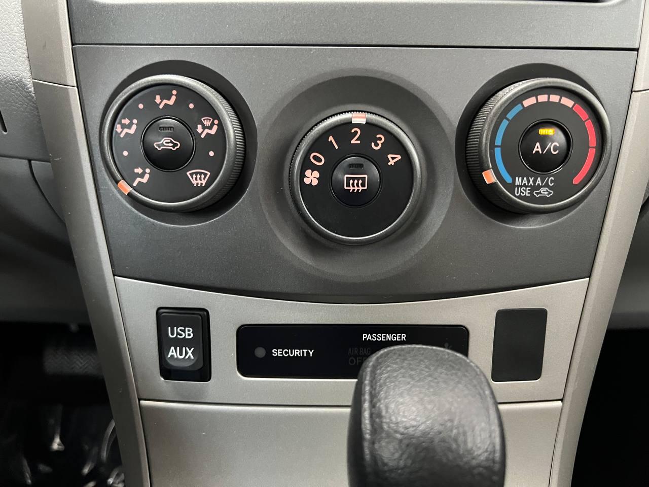 Toyota Corolla LE 2012