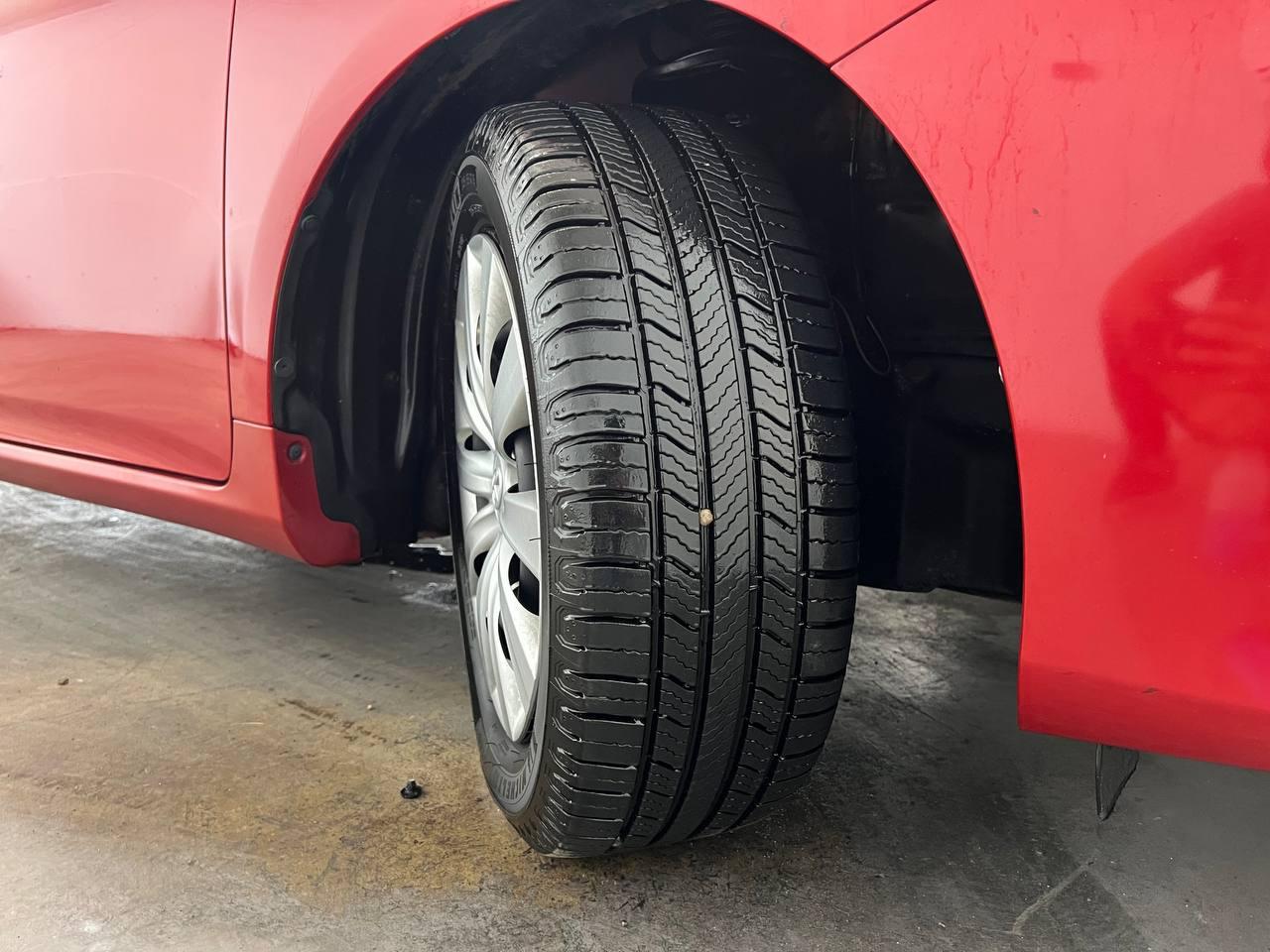 Toyota Corolla LE 2012