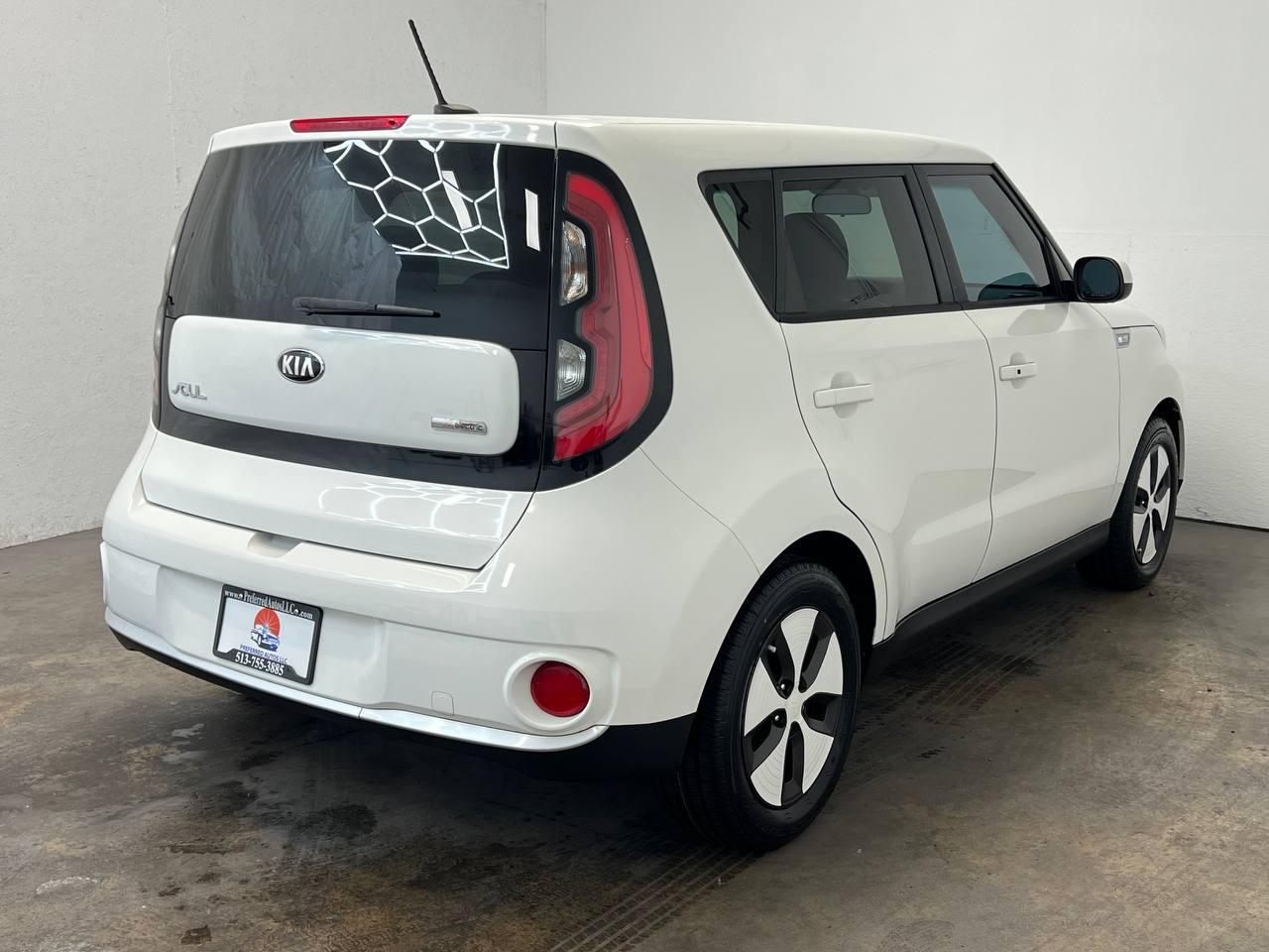 Kia Soul EV  2016