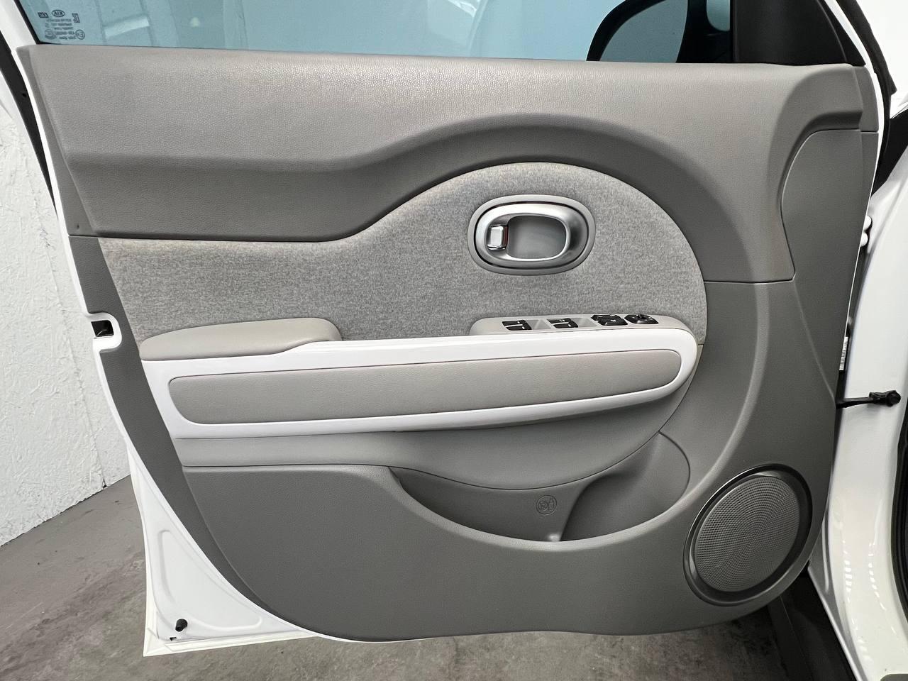 Kia Soul EV  2016