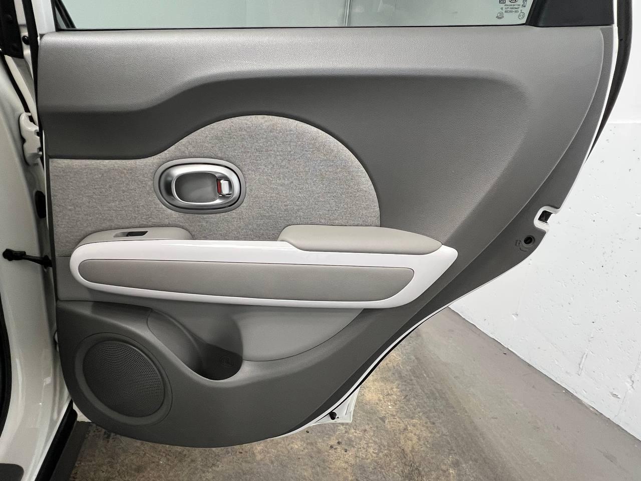 Kia Soul EV  2016