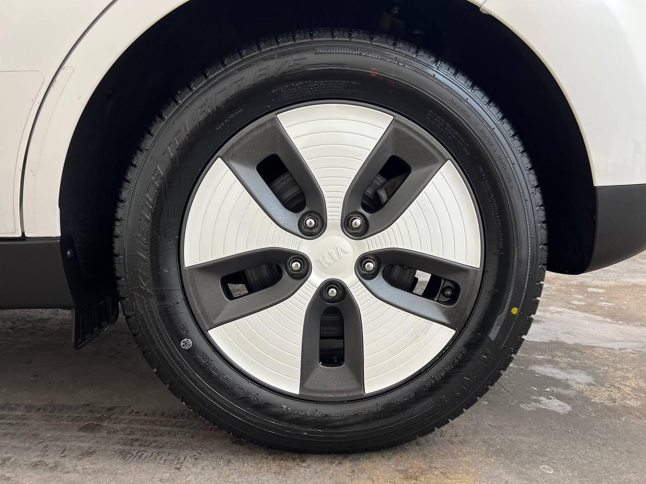 Kia Soul EV  2016