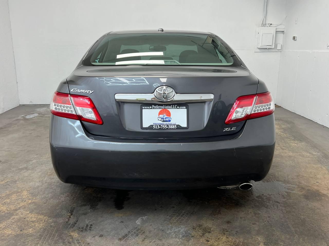 Toyota Camry XLE 2011