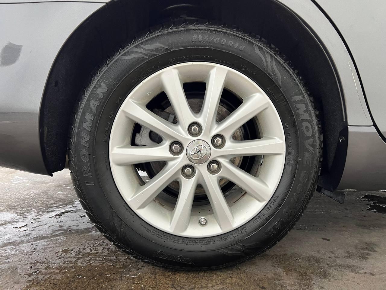 Toyota Camry XLE 2011