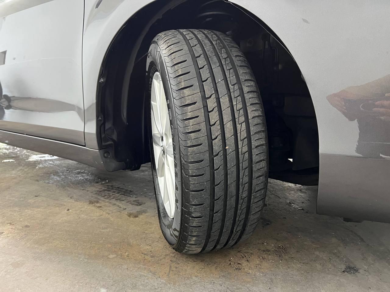Toyota Camry XLE 2011