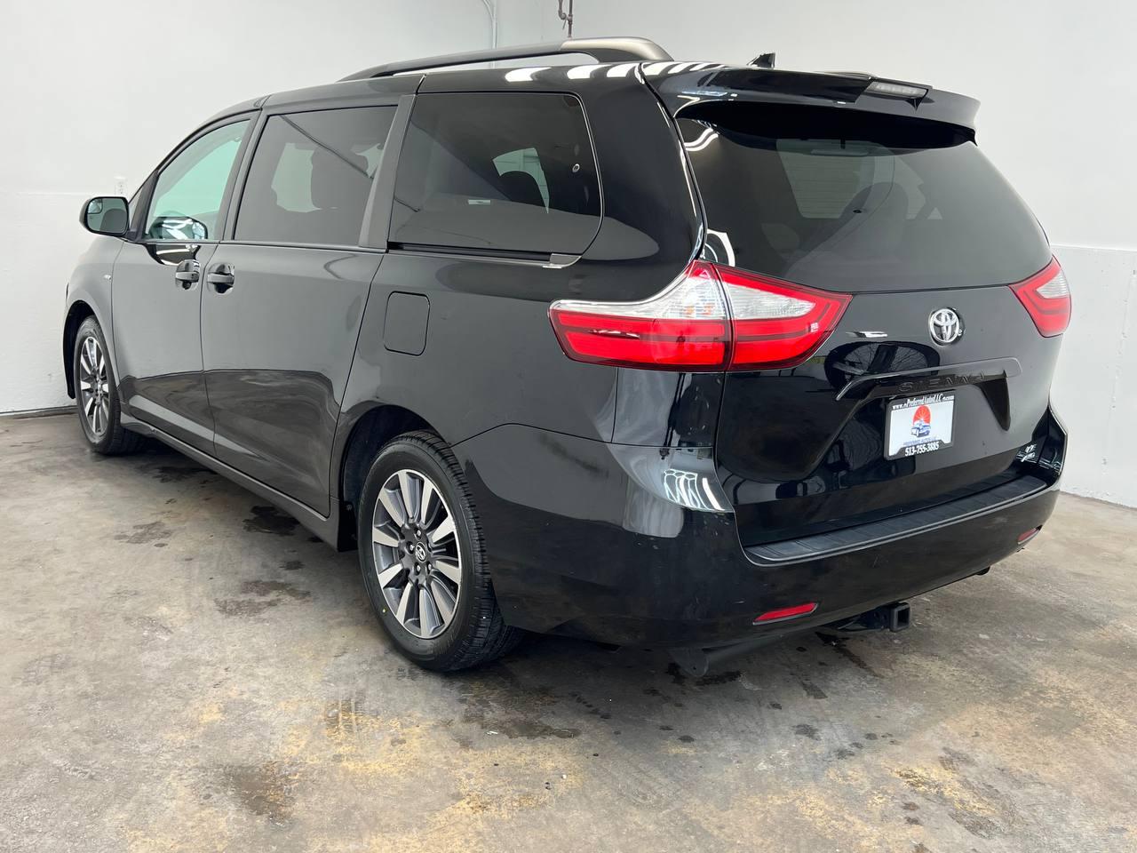 Toyota Sienna LE AWD 2018