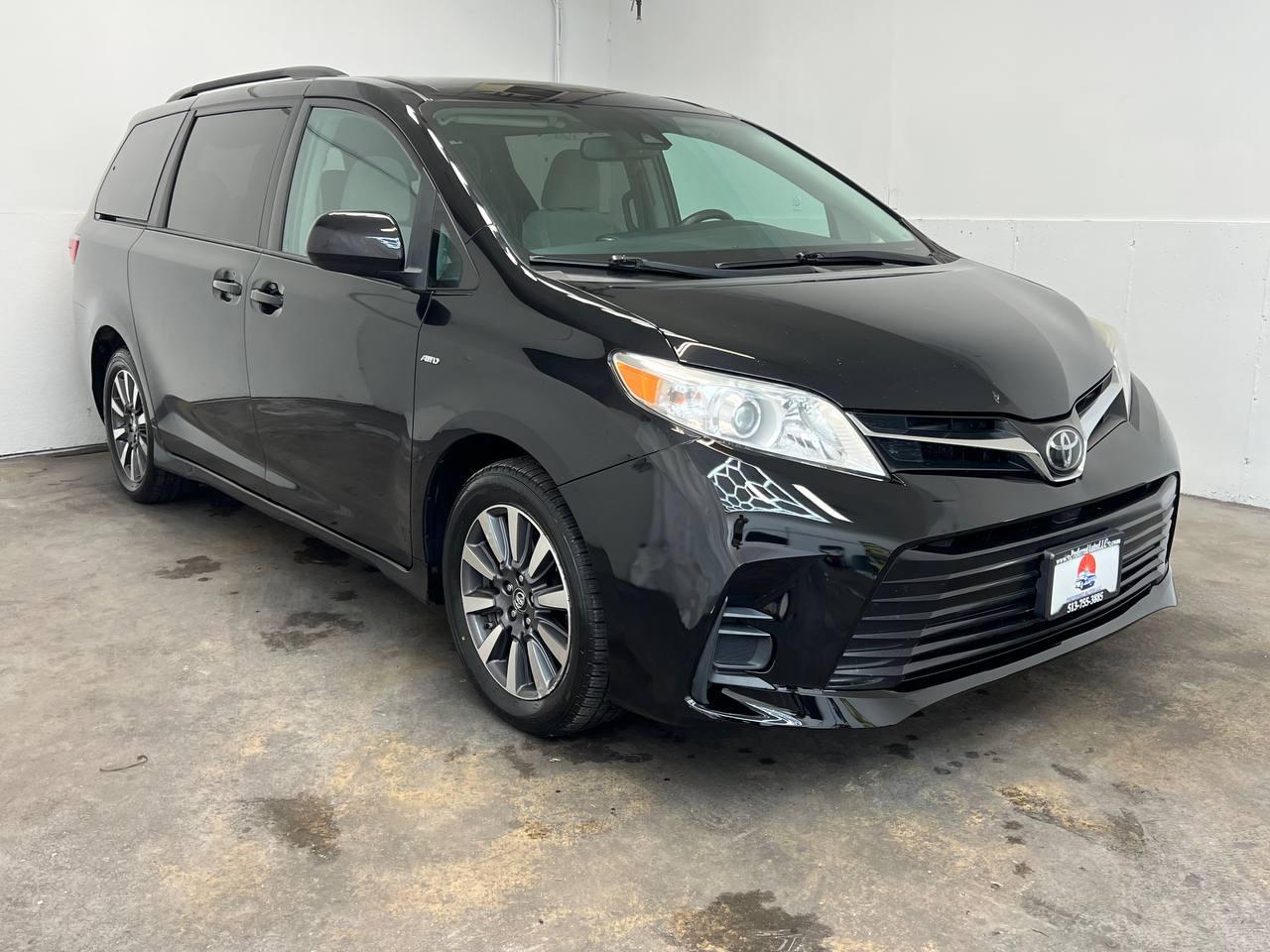Toyota Sienna LE AWD 2018