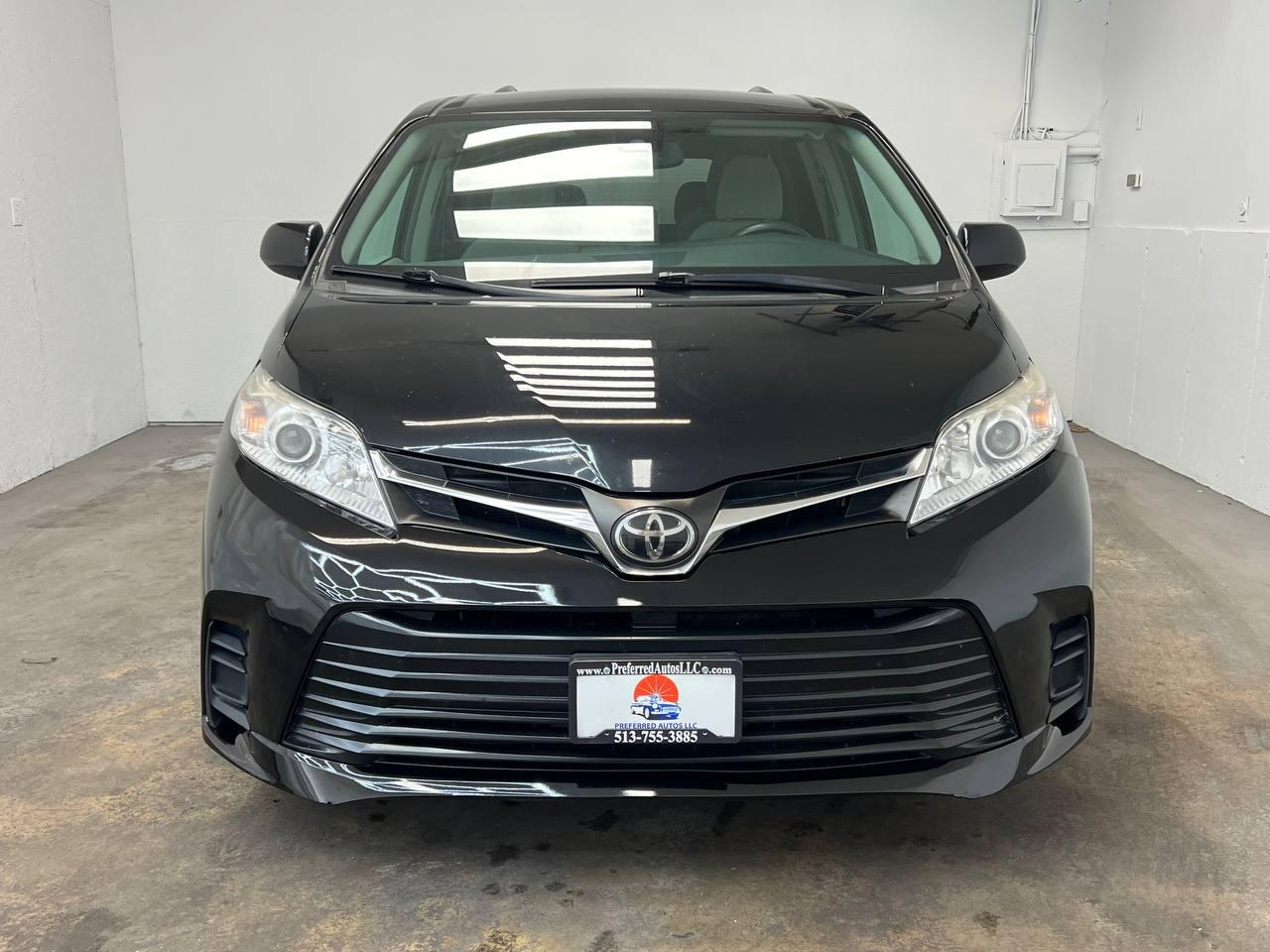 Toyota Sienna LE AWD 2018
