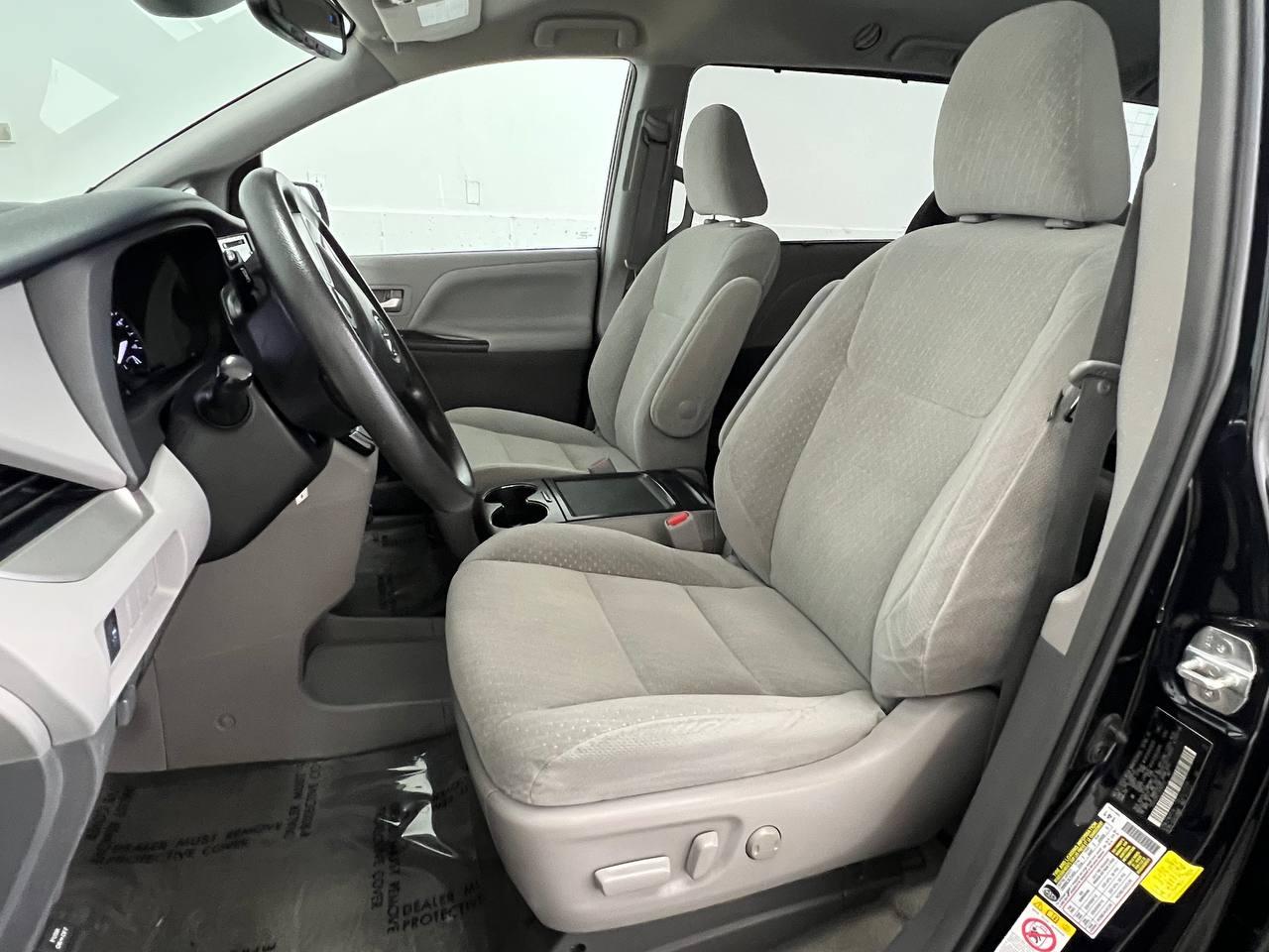 Toyota Sienna LE AWD 2018