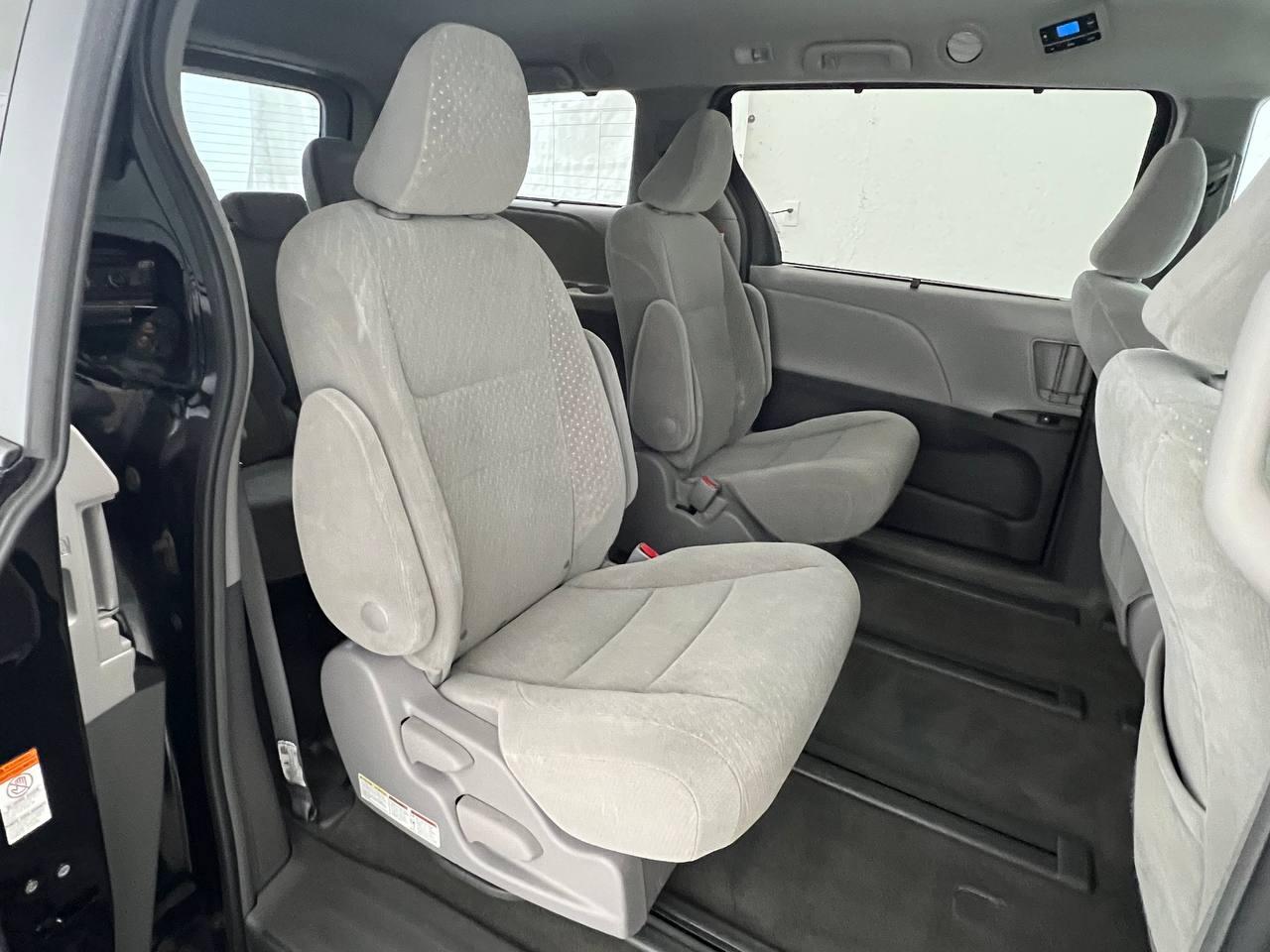 Toyota Sienna LE AWD 2018