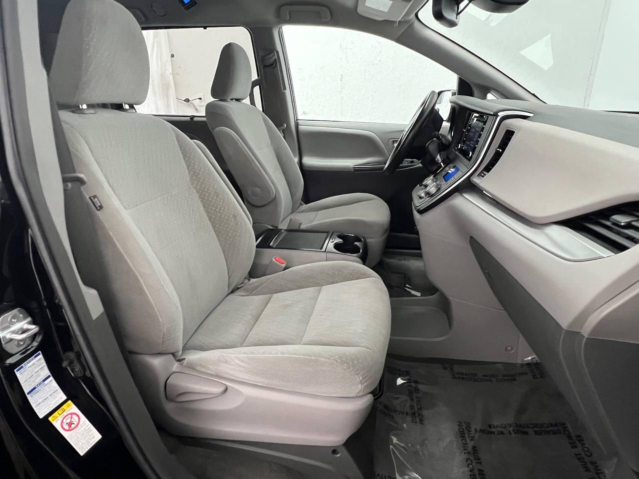 Toyota Sienna LE AWD 2018