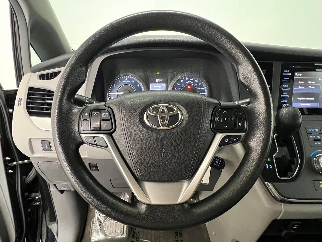 Toyota Sienna LE AWD 2018
