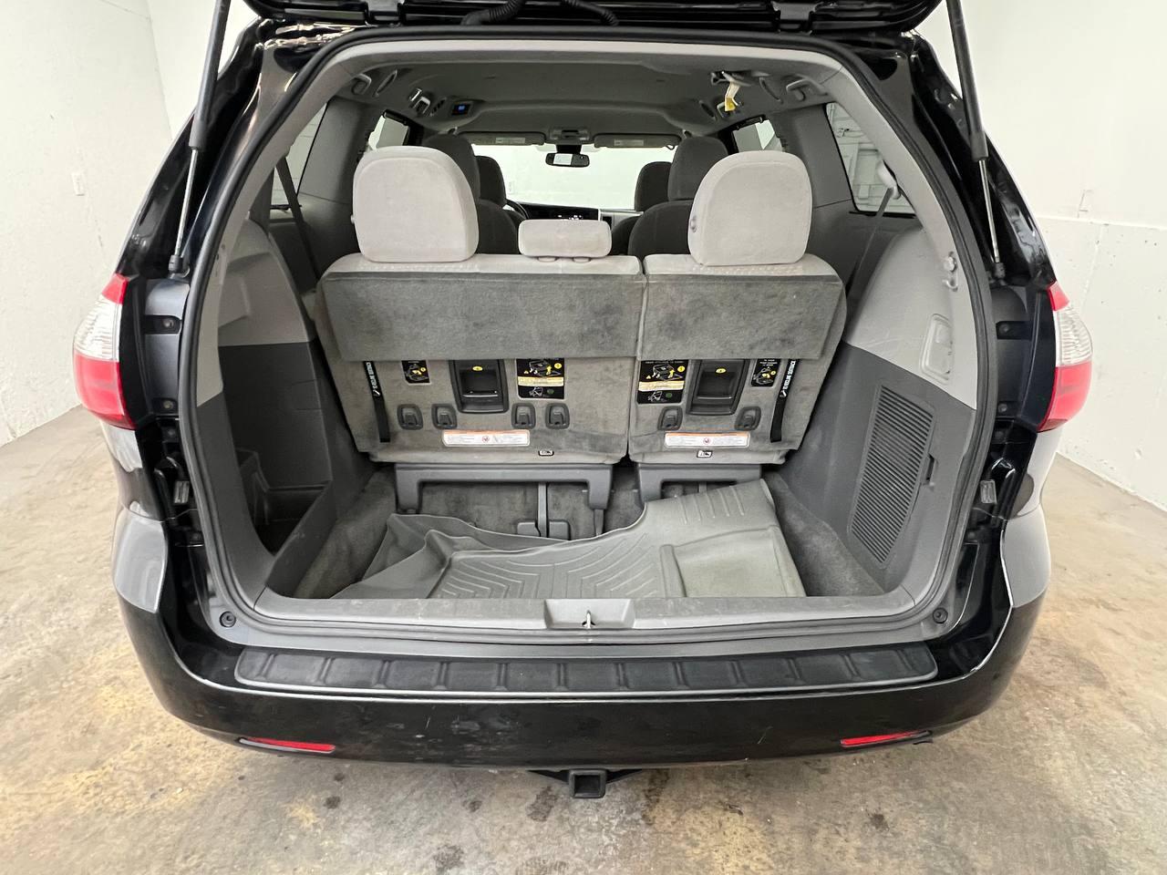 Toyota Sienna LE AWD 2018