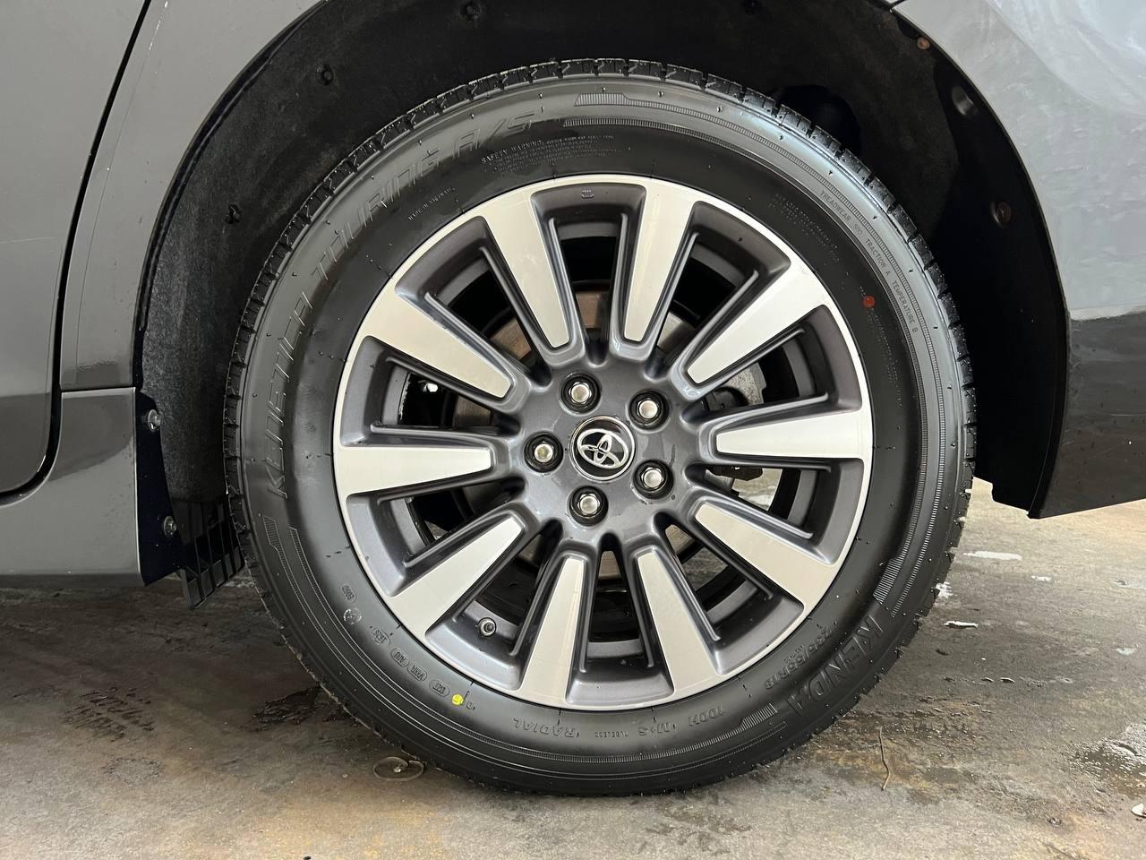 Toyota Sienna LE AWD 2018