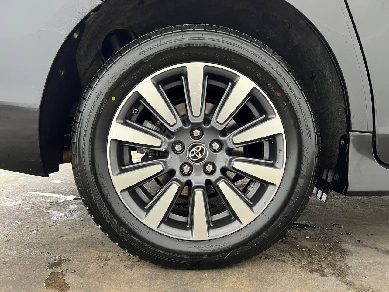 Toyota Sienna LE AWD 2018