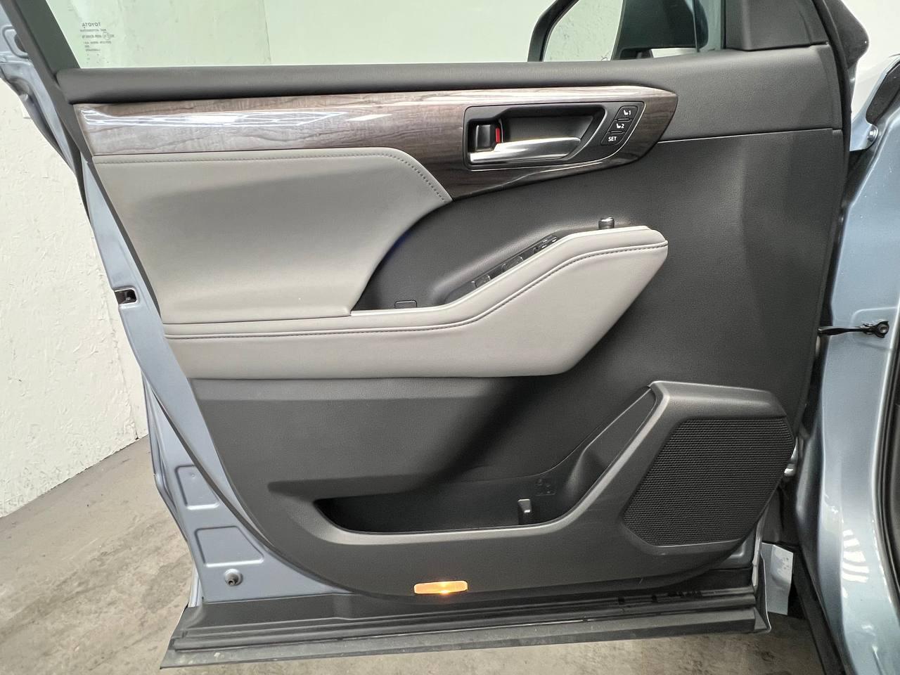 Toyota Highlander Hybrid Limited 2021