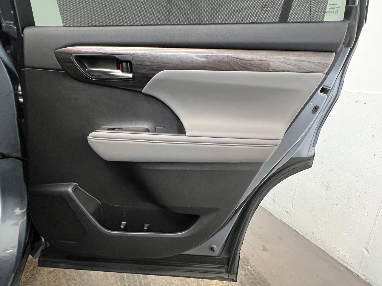 Toyota Highlander Hybrid Limited 2021