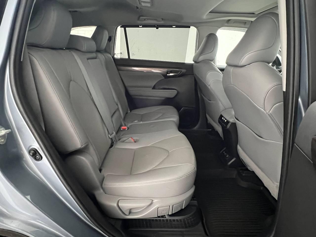 Toyota Highlander Hybrid Limited 2021