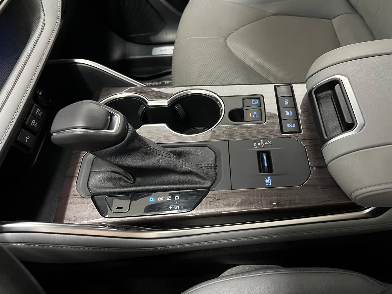 Toyota Highlander Hybrid Limited 2021
