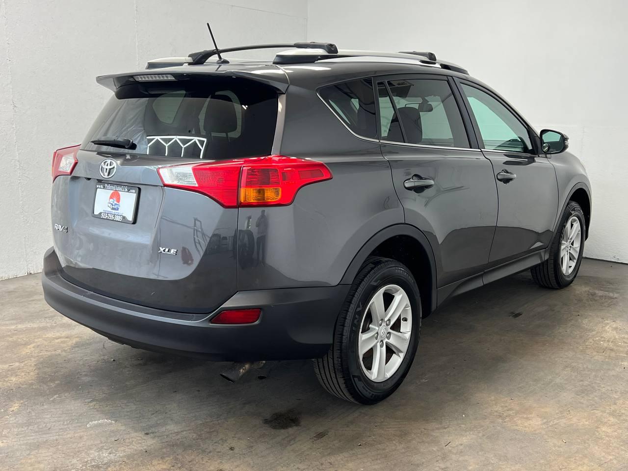 Toyota RAV4 XLE FWD 2013