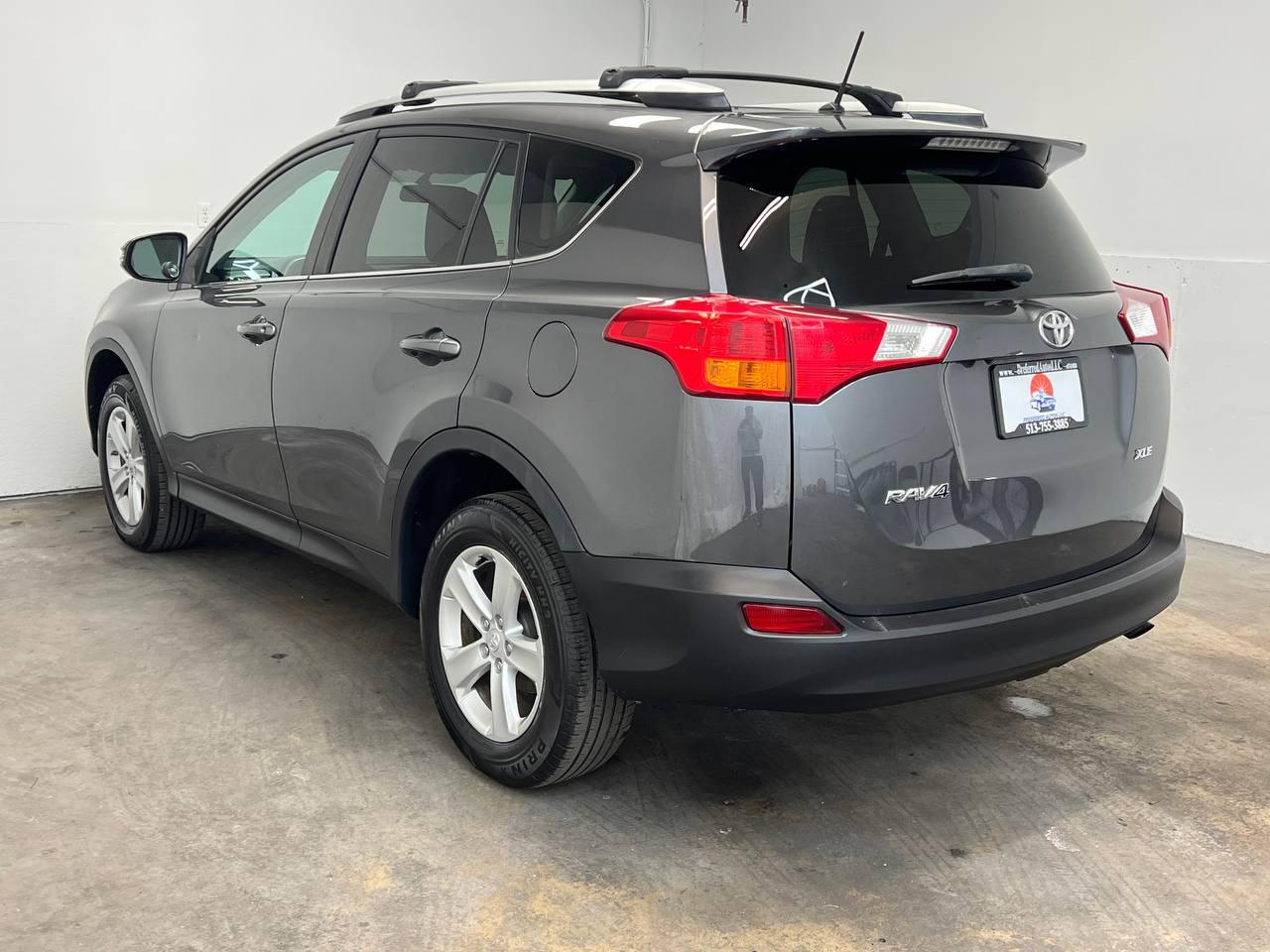 Toyota RAV4 XLE FWD 2013