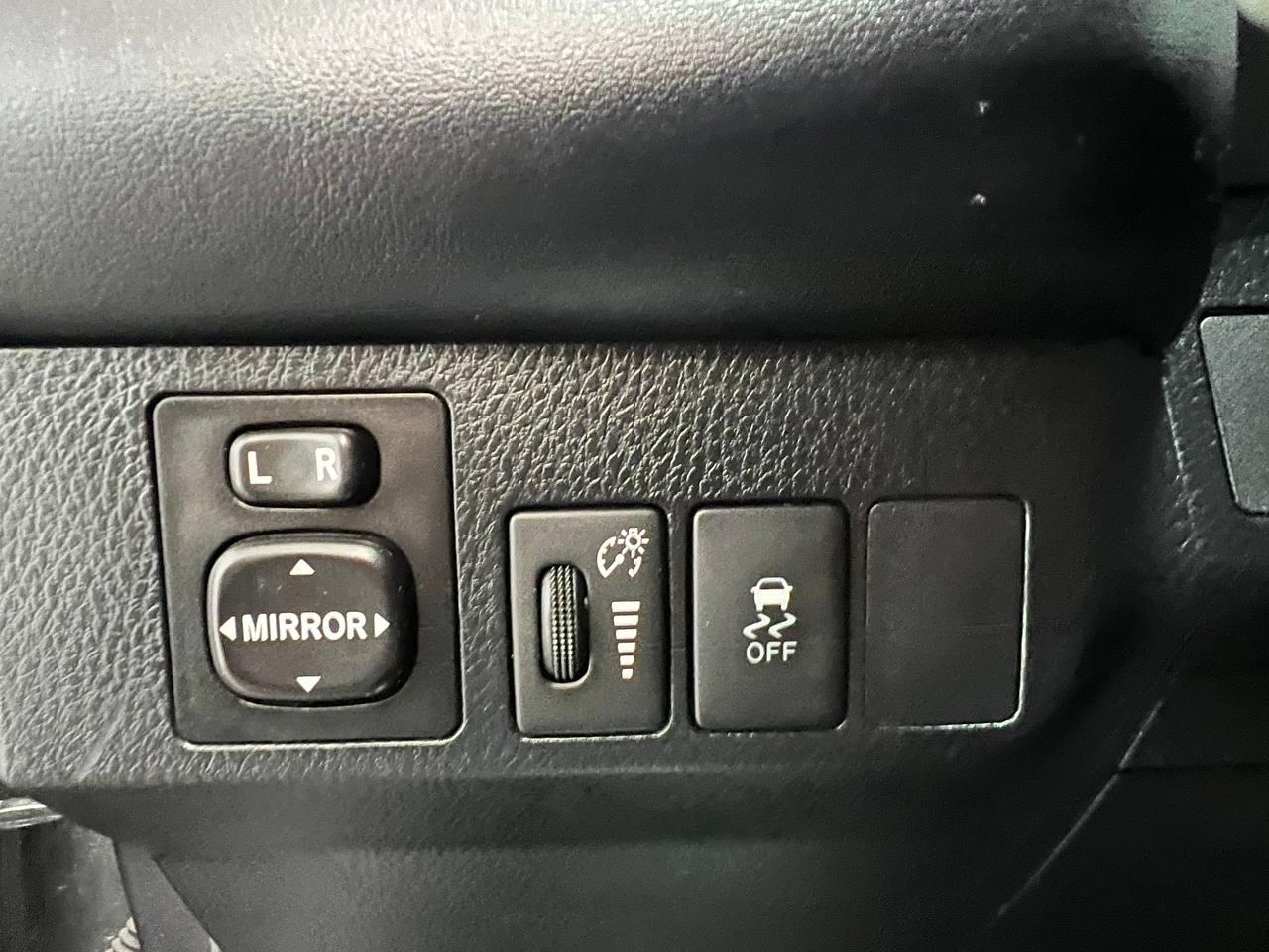 Toyota RAV4 XLE FWD 2013