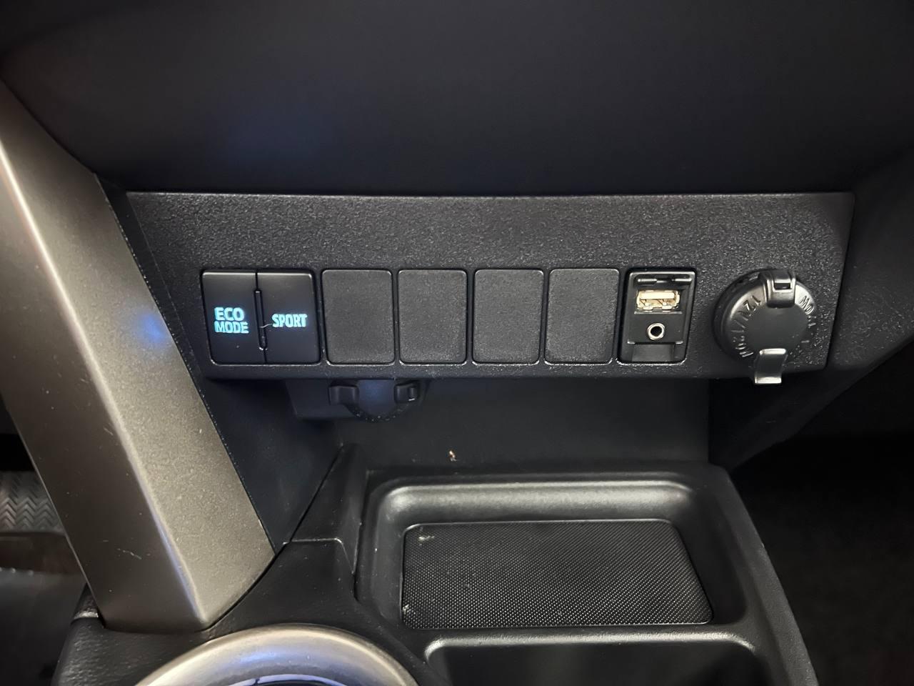 Toyota RAV4 XLE FWD 2013