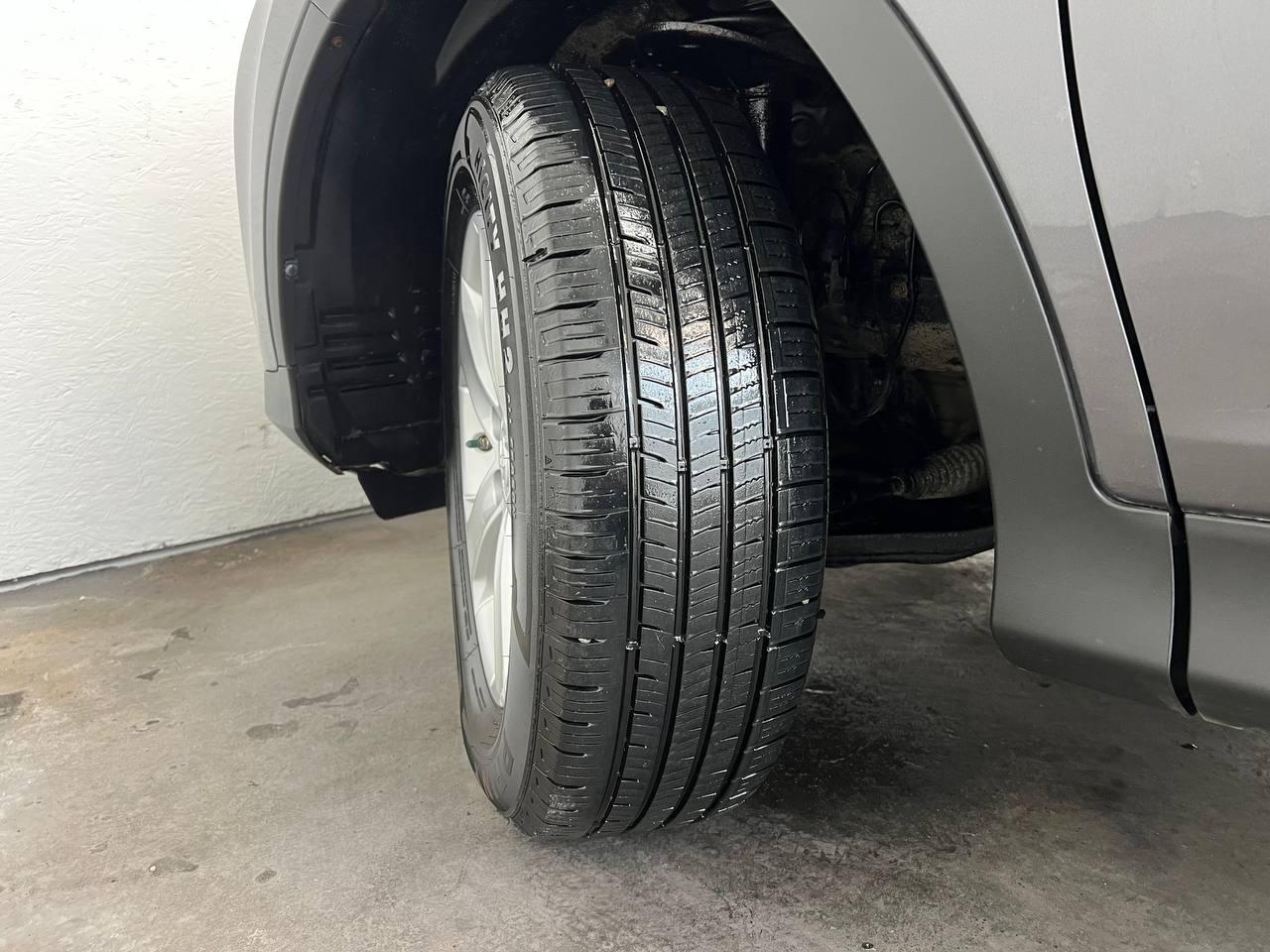 Toyota RAV4 XLE FWD 2013
