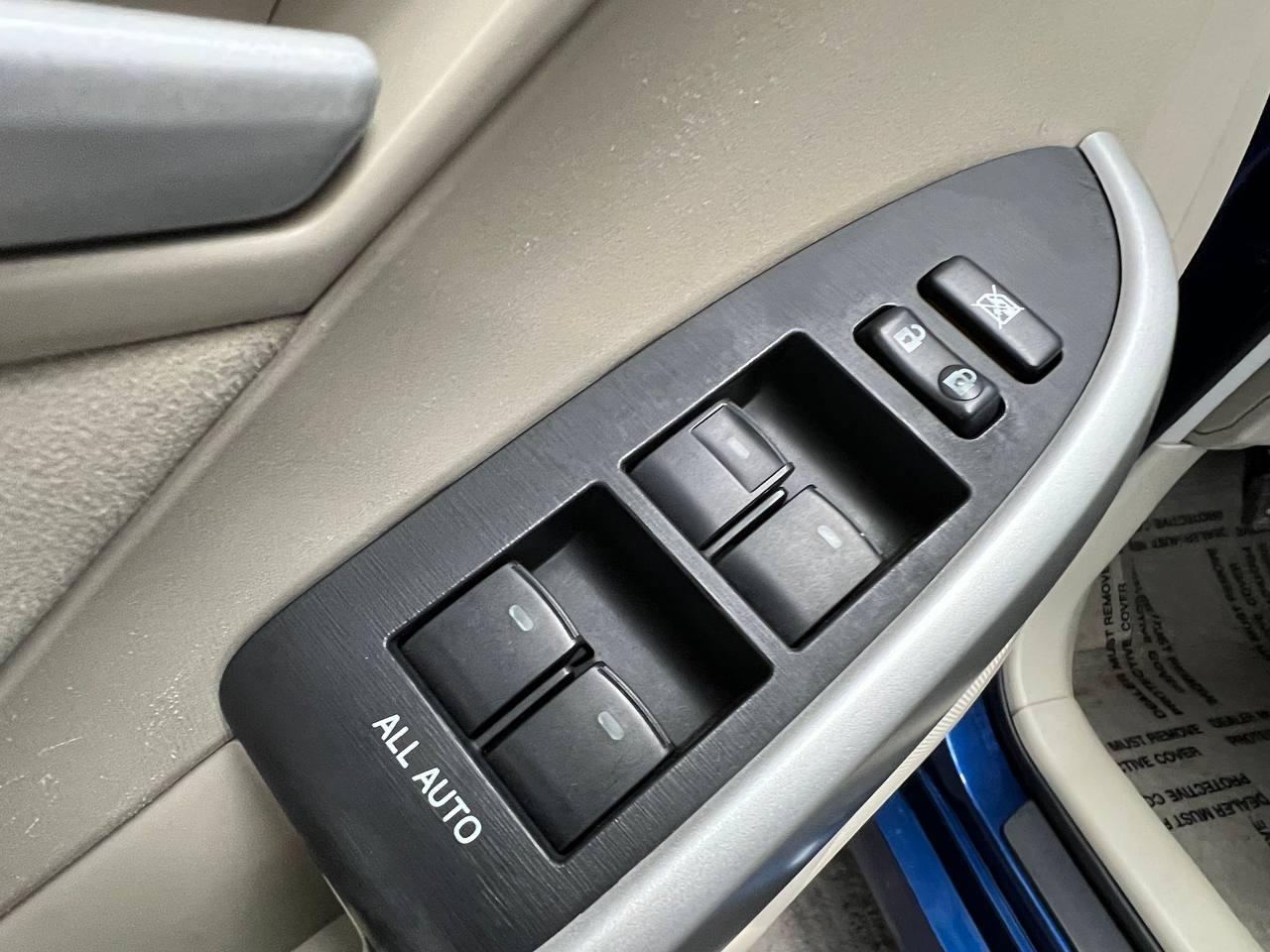 Toyota Prius One 2011