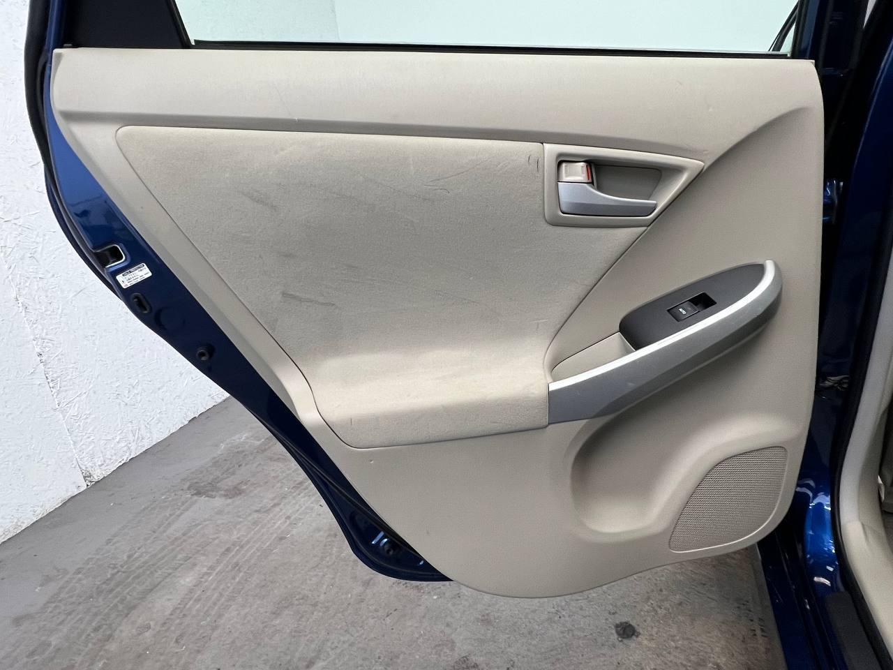 Toyota Prius One 2011