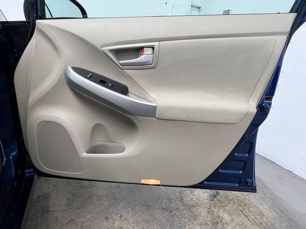 Toyota Prius One 2011