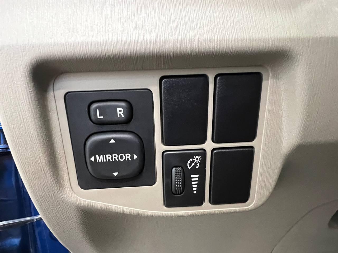 Toyota Prius One 2011
