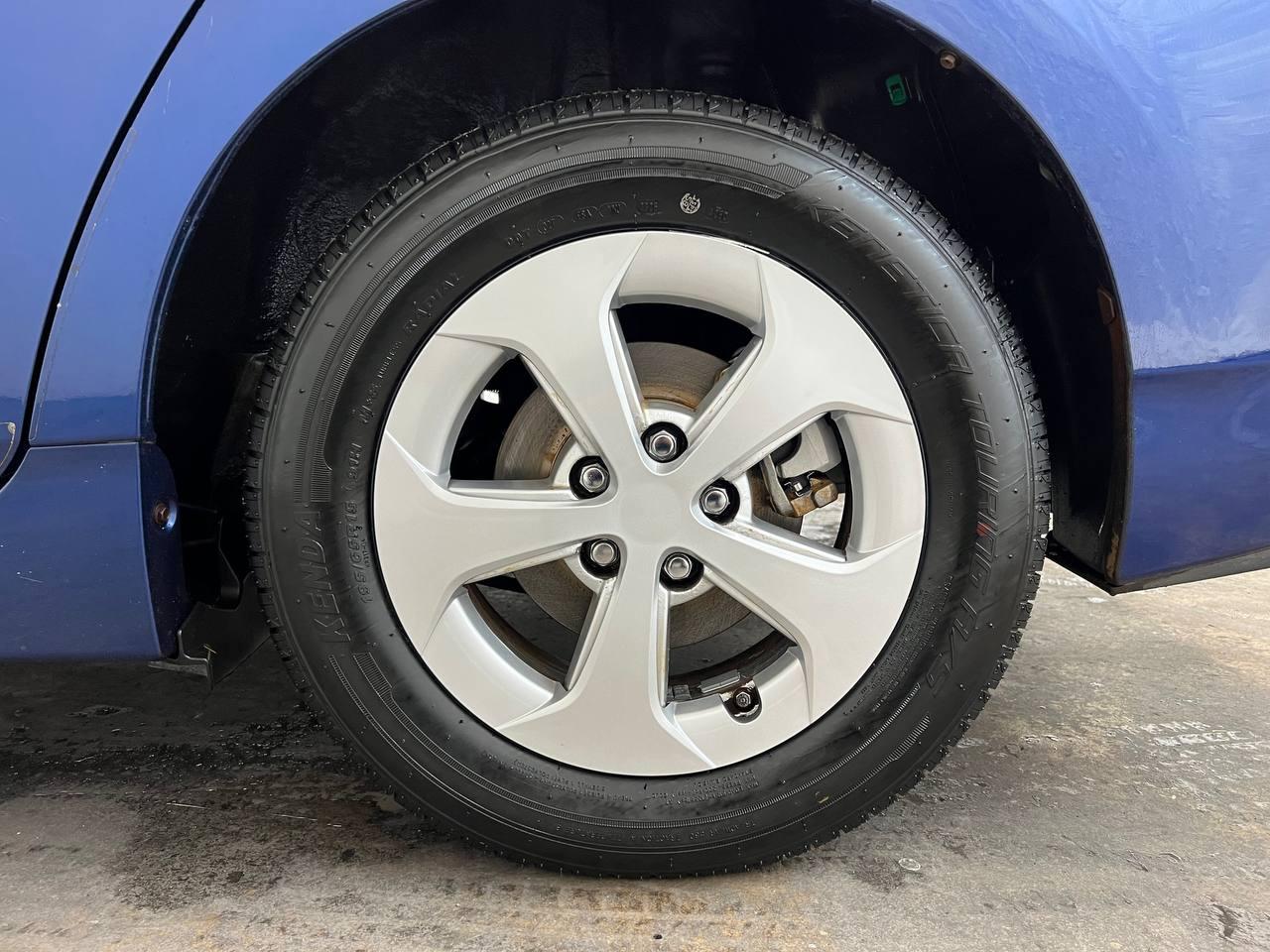 Toyota Prius One 2011