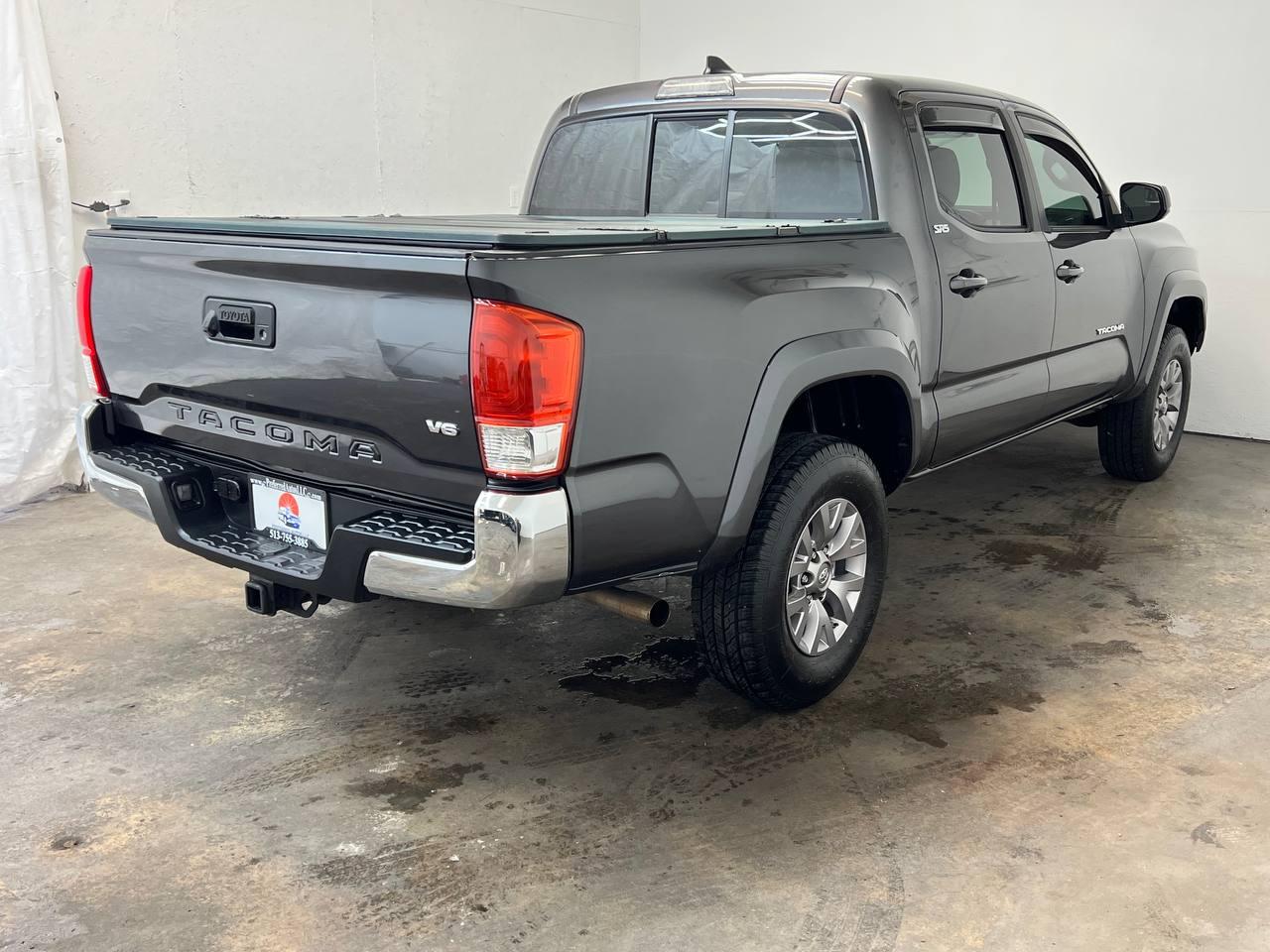 Toyota Tacoma SR5 Double Cab 2017