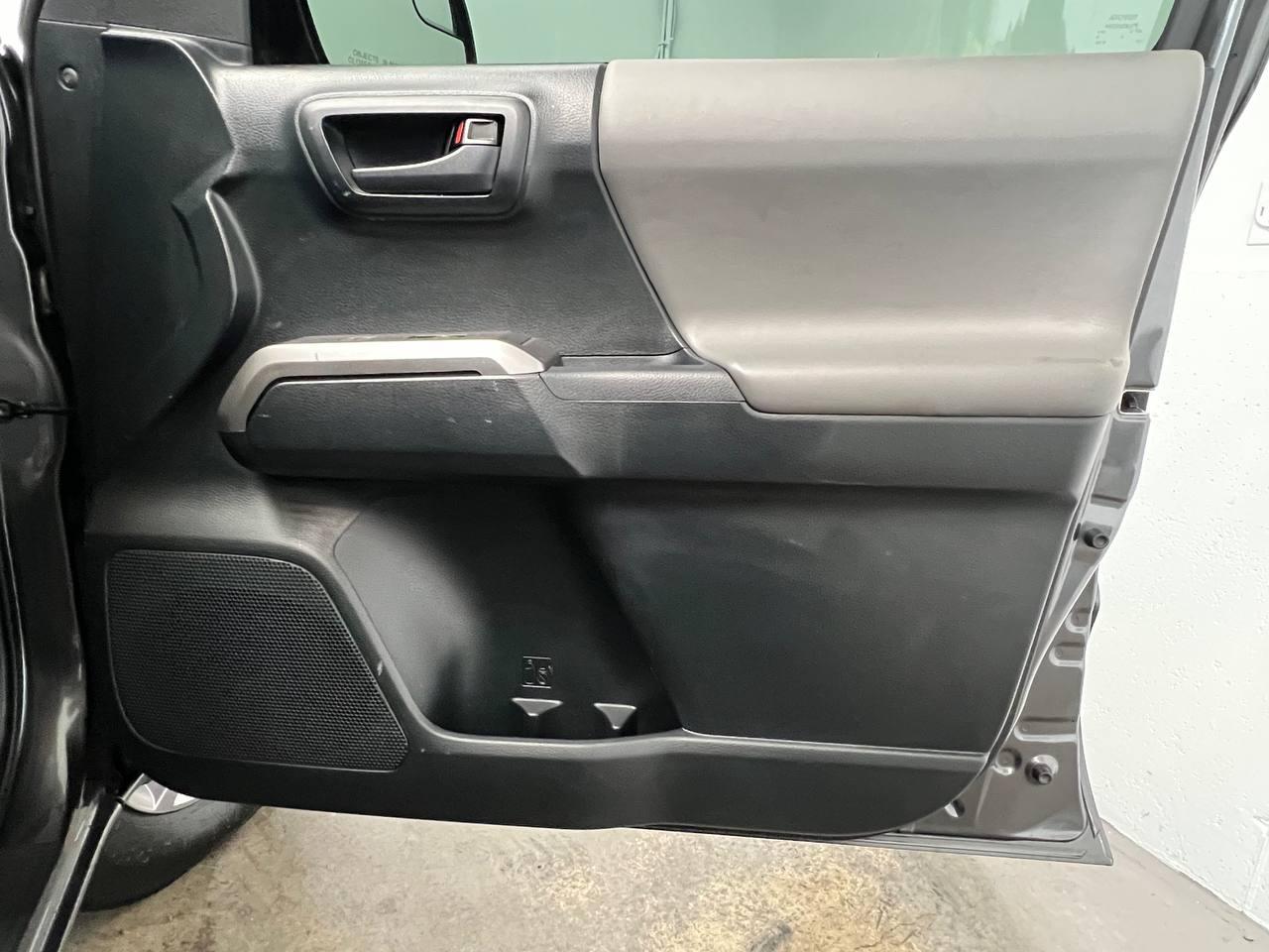 Toyota Tacoma SR5 Double Cab 2017